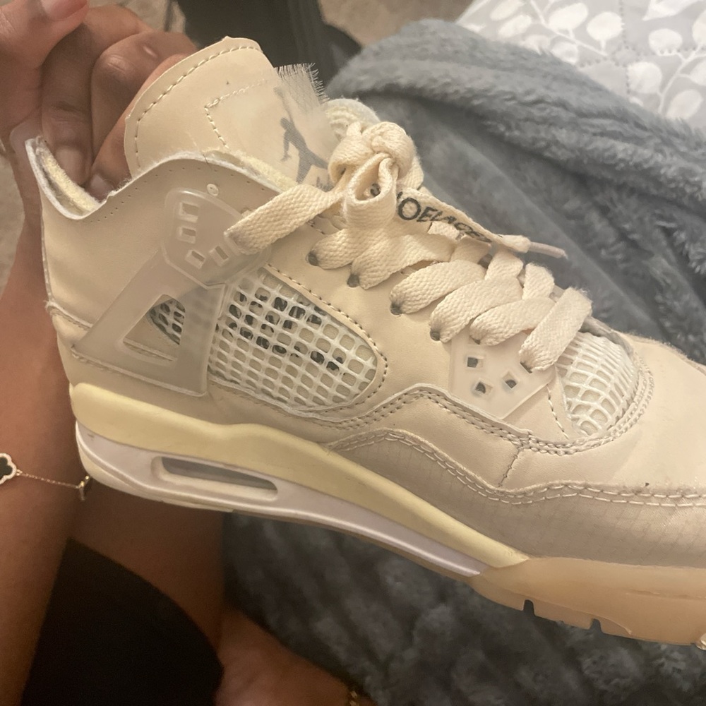 Off white Jordan’s